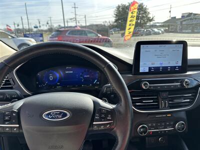 2020 Ford Escape Titanium   - Photo 11 - Hopkinsville, KY 42240