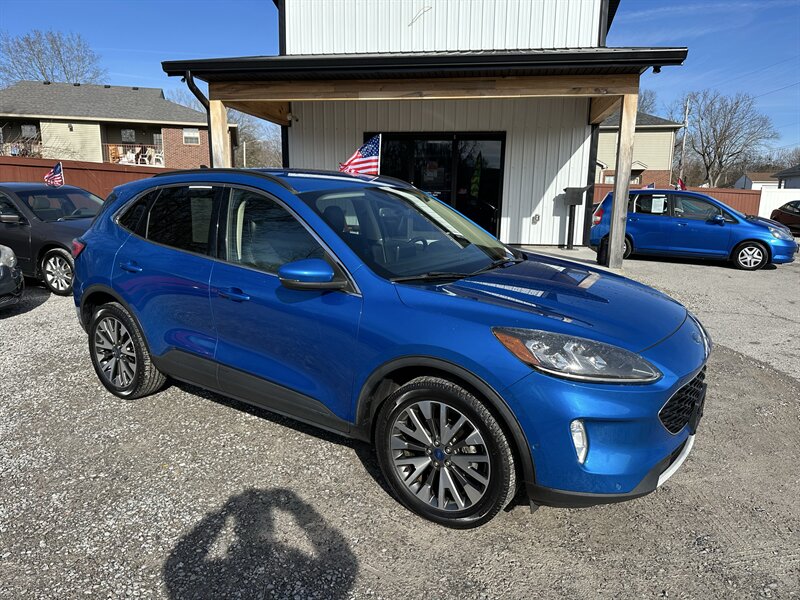 2020 Ford Escape Titanium   - Photo 1 - Hopkinsville, KY 42240