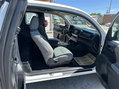 2016 Toyota Tacoma SR   - Photo 8 - Hopkinsville, KY 42240