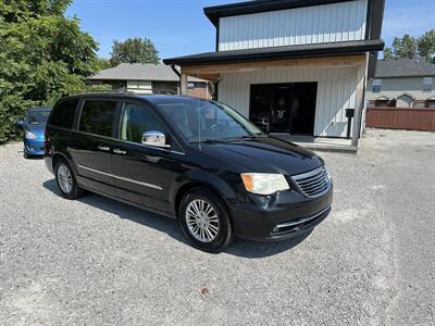 2013 Chrysler Town & Country Touring-L   - Photo 1 - Hopkinsville, KY 42240