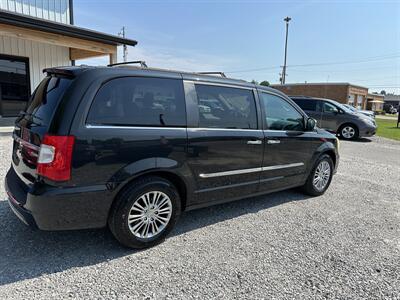2013 Chrysler Town & Country Touring-L   - Photo 5 - Hopkinsville, KY 42240