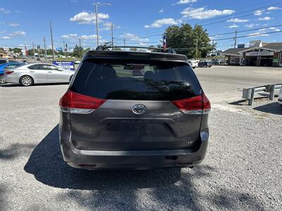2011 Toyota Sienna LE   - Photo 5 - Hopkinsville, KY 42240