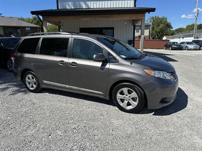 2011 Toyota Sienna LE   - Photo 1 - Hopkinsville, KY 42240