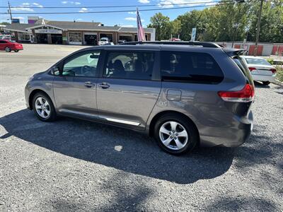 2011 Toyota Sienna LE   - Photo 4 - Hopkinsville, KY 42240