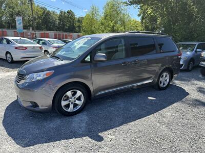 2011 Toyota Sienna LE   - Photo 3 - Hopkinsville, KY 42240