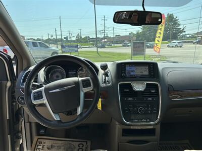 2013 Chrysler Town & Country Touring   - Photo 12 - Hopkinsville, KY 42240
