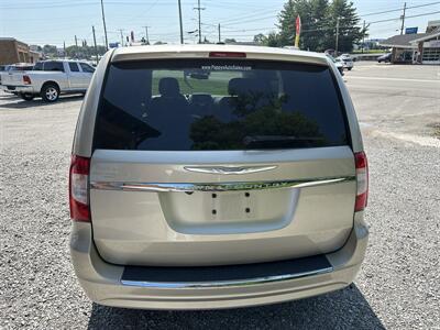 2013 Chrysler Town & Country Touring   - Photo 5 - Hopkinsville, KY 42240