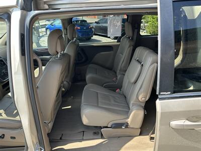 2013 Chrysler Town & Country Touring   - Photo 8 - Hopkinsville, KY 42240