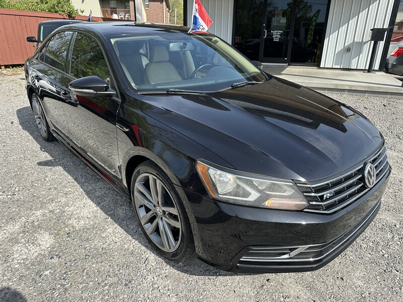 2018 Volkswagen Passat 2.0T S   - Photo 1 - Hopkinsville, KY 42240