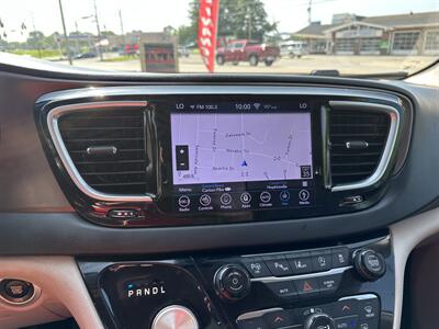 2018 Chrysler Pacifica TOURING L PLUS   - Photo 11 - Hopkinsville, KY 42240