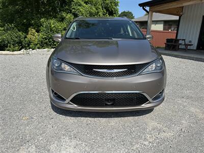 2018 Chrysler Pacifica TOURING L PLUS   - Photo 2 - Hopkinsville, KY 42240