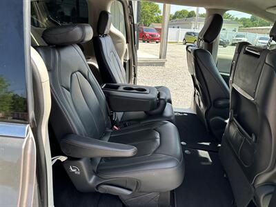2018 Chrysler Pacifica TOURING L PLUS   - Photo 9 - Hopkinsville, KY 42240
