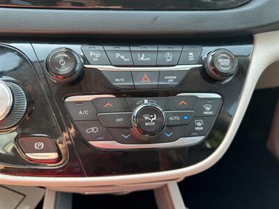 2018 Chrysler Pacifica TOURING L PLUS   - Photo 12 - Hopkinsville, KY 42240