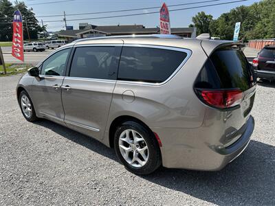 2018 Chrysler Pacifica TOURING L PLUS   - Photo 4 - Hopkinsville, KY 42240