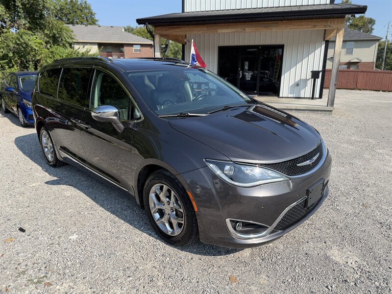 2019 Chrysler Pacifica Limited  