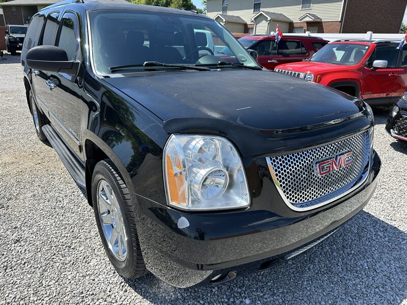 2014 GMC Yukon XL Denali   - Photo 1 - Hopkinsville, KY 42240