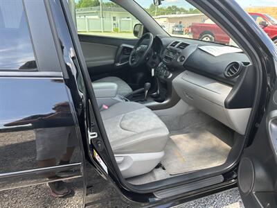 2009 Toyota RAV4   - Photo 10 - Hopkinsville, KY 42240