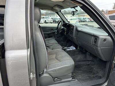 2007 GMC Sierra 1500 Classic Work Truck   - Photo 8 - Hopkinsville, KY 42240