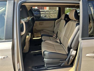 2017 Kia Sedona LX   - Photo 7 - Hopkinsville, KY 42240