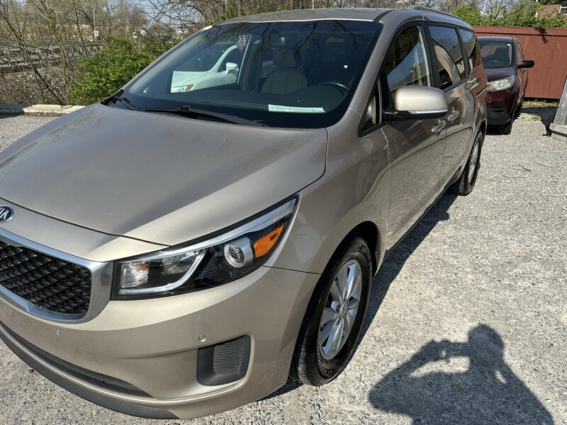 2017 Kia Sedona LX   - Photo 1 - Hopkinsville, KY 42240