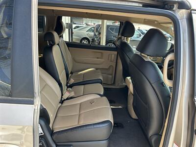 2017 Kia Sedona LX   - Photo 10 - Hopkinsville, KY 42240