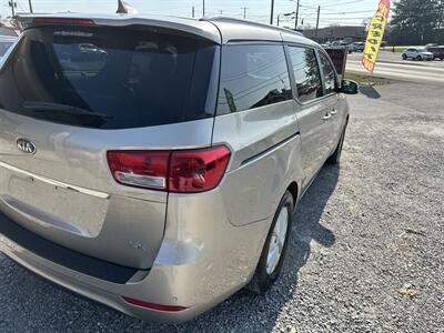 2017 Kia Sedona LX   - Photo 6 - Hopkinsville, KY 42240