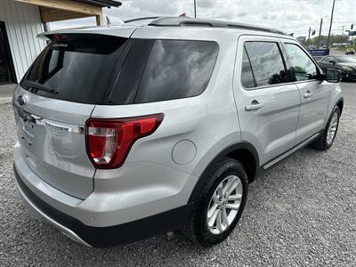 2017 Ford Explorer XLT   - Photo 5 - Hopkinsville, KY 42240
