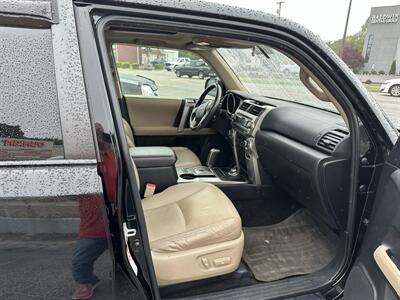 2010 Toyota 4Runner SR5   - Photo 9 - Hopkinsville, KY 42240