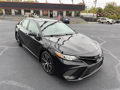 2019 Toyota Camry SE Sedan