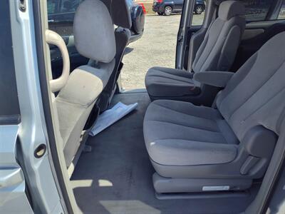 2007 Kia Sedona EX   - Photo 12 - Hopkinsville, KY 42240