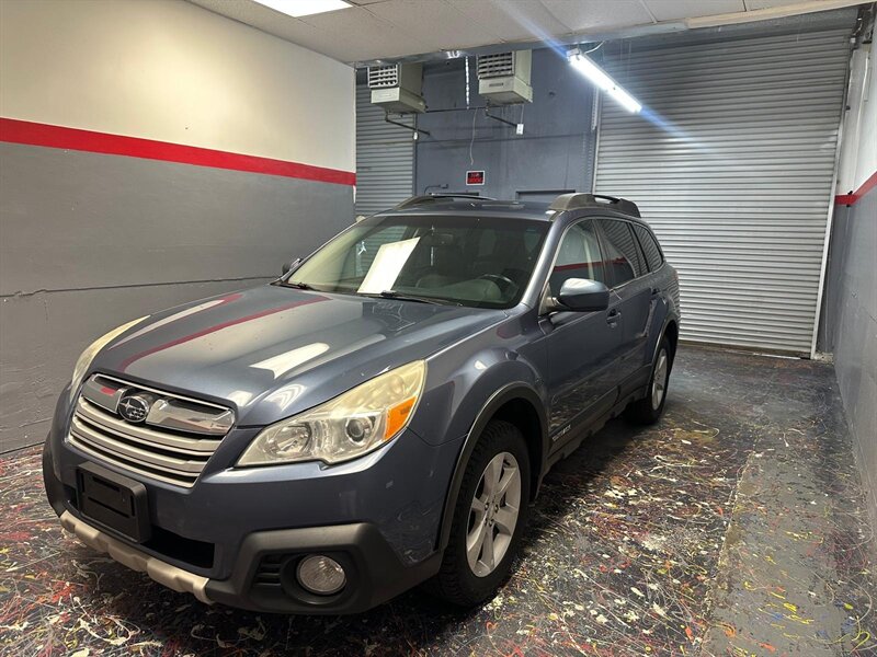 2014 Subaru Outback 3.6R Limited - Photo 1 - Aurora, CO 80012