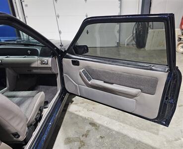 1990 Ford Mustang LX 5.0   - Photo 13 - Auburn, IN 46706