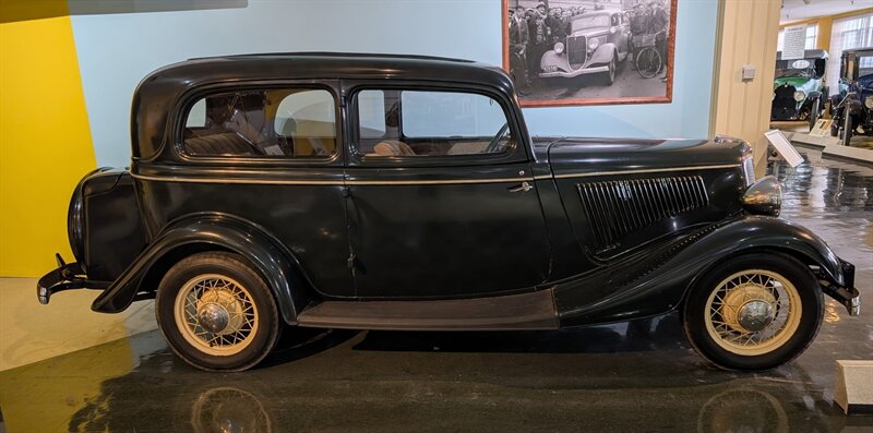 1934 Ford 2 Dr Sedan  
