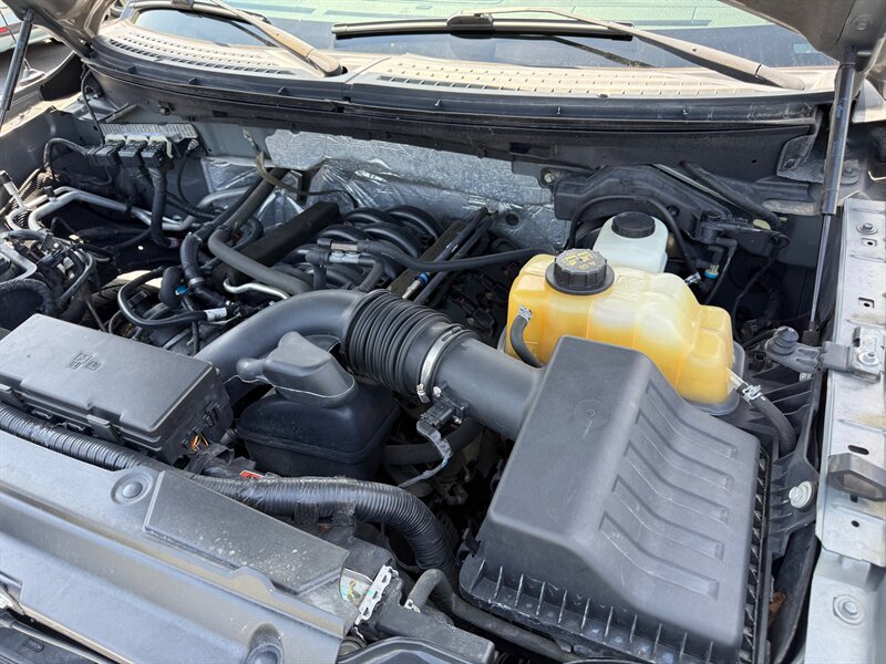 2013 Ford F-150 STX photo 24