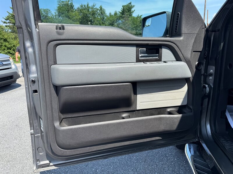 2013 Ford F-150 STX photo 8