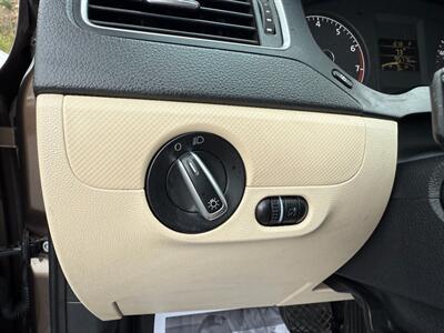 2011 Volkswagen Jetta SE PZEV   - Photo 20 - Jonestown, PA 17038