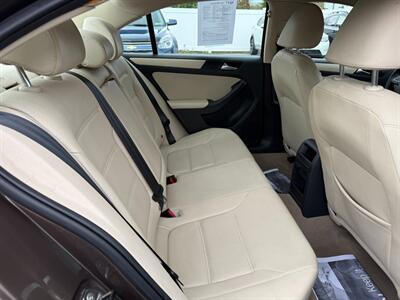 2011 Volkswagen Jetta SE PZEV   - Photo 16 - Jonestown, PA 17038