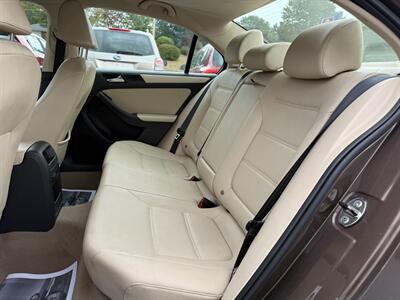 2011 Volkswagen Jetta SE PZEV   - Photo 10 - Jonestown, PA 17038