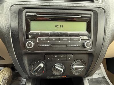 2011 Volkswagen Jetta SE PZEV   - Photo 22 - Jonestown, PA 17038