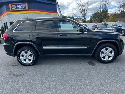 2012 Jeep Grand Cherokee Laredo   - Photo 4 - Jonestown, PA 17038