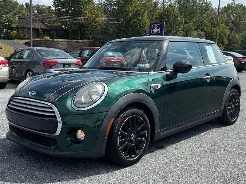 2014 Mini Cooper Hardtop 2 Door photo 2