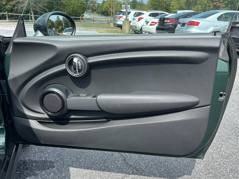 2014 Mini Cooper Hardtop 2 Door photo 11