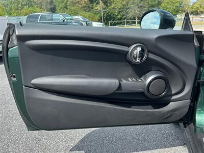 2014 MINI Hardtop Cooper   - Photo 7 - Jonestown, PA 17038