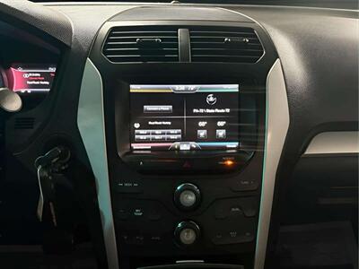 2015 Ford Explorer XLT - Photo 10 - Jonestown, PA 17038