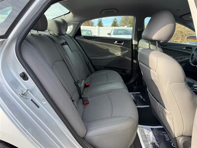 2012 Hyundai SONATA SE   - Photo 15 - Jonestown, PA 17038