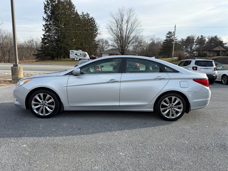 2012 Hyundai Sonata SE's photo