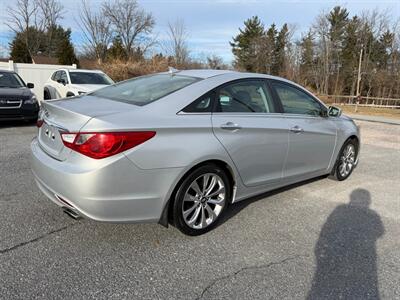 2012 Hyundai SONATA SE   - Photo 6 - Jonestown, PA 17038