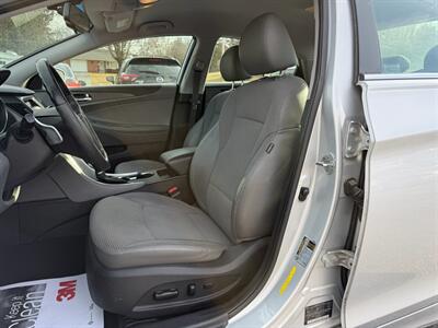 2012 Hyundai SONATA SE   - Photo 9 - Jonestown, PA 17038