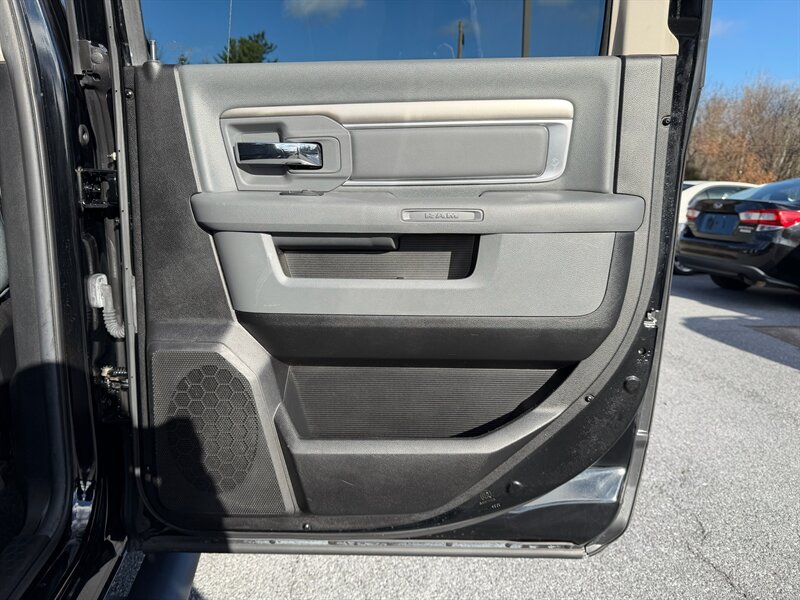 2014 RAM 1500 SLT - Photo 15 - Jonestown, PA 17038