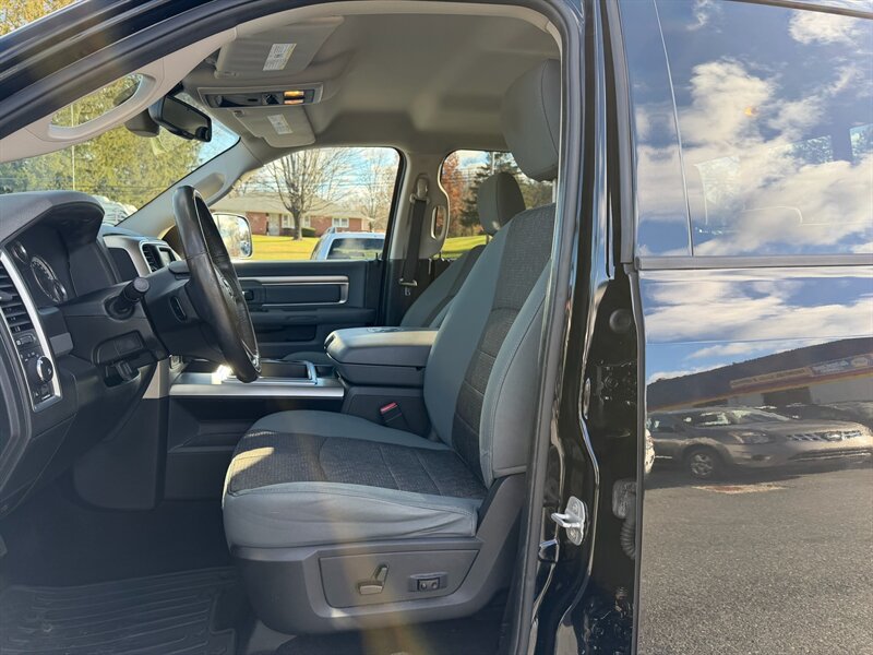 2014 RAM 1500 SLT - Photo 8 - Jonestown, PA 17038
